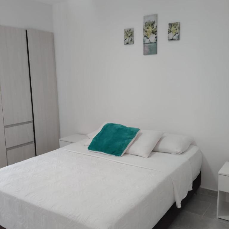 Apartamento Condominio Valencia - Apartamento de 2 dormitorios con vistas a la montaña - 2
