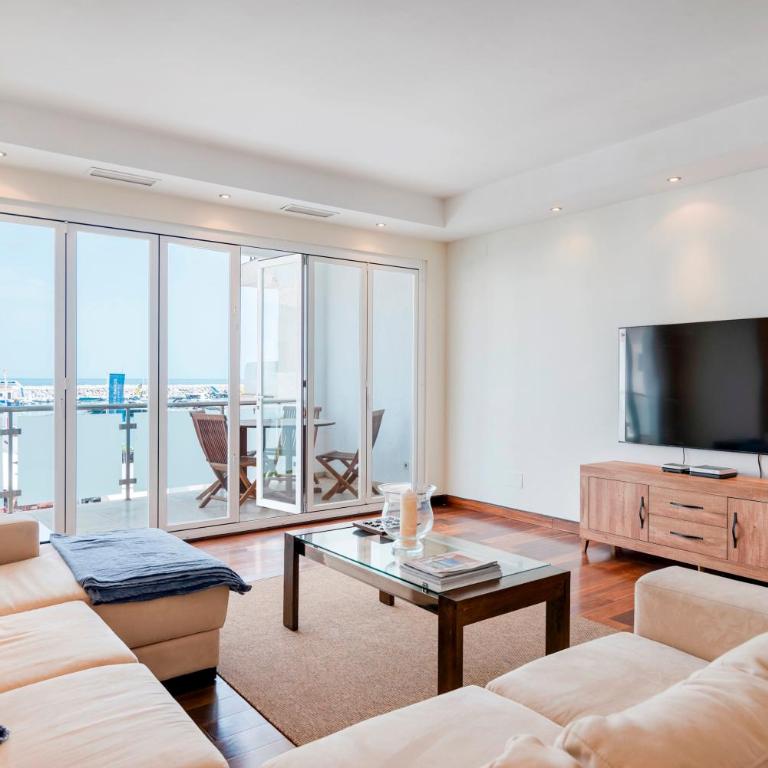 Puerto Banus Marina Apartment with Sea Views - Pass the Keys - Appartement - 1