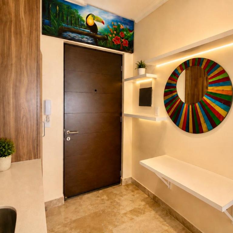 Bahay Condos steps from the beach and 5th ave - Loft - 14