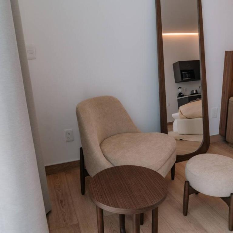 Condesa Residence - Roma Luxury Suite 203 - One-Bedroom Apartment - 11
