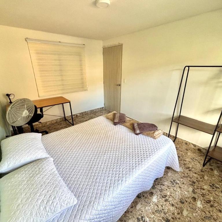San Rafael apto amplio, cómodo, cerca del río, con parking de motos privado - Two-Bedroom Apartment - 14