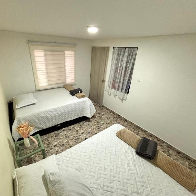 San Rafael apto amplio, cómodo, cerca del río, con parking de motos privado - Two-Bedroom Apartment - 19