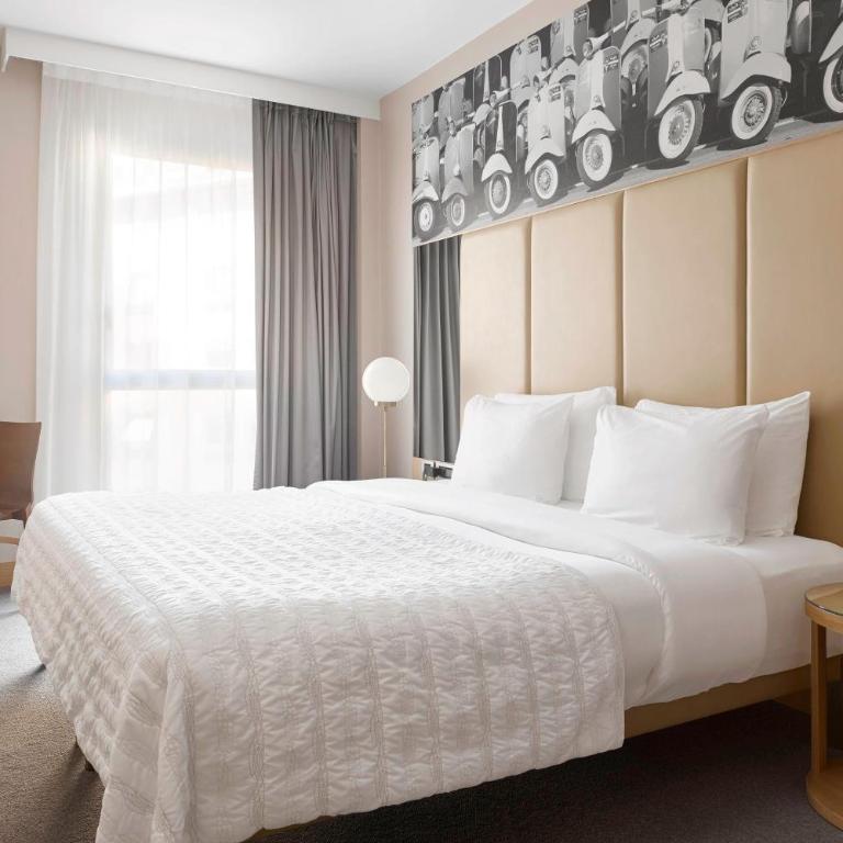 Le Meridien Visconti Rome - Executive Triple Room, 1 Bedroom Larger Suite, City view - 1