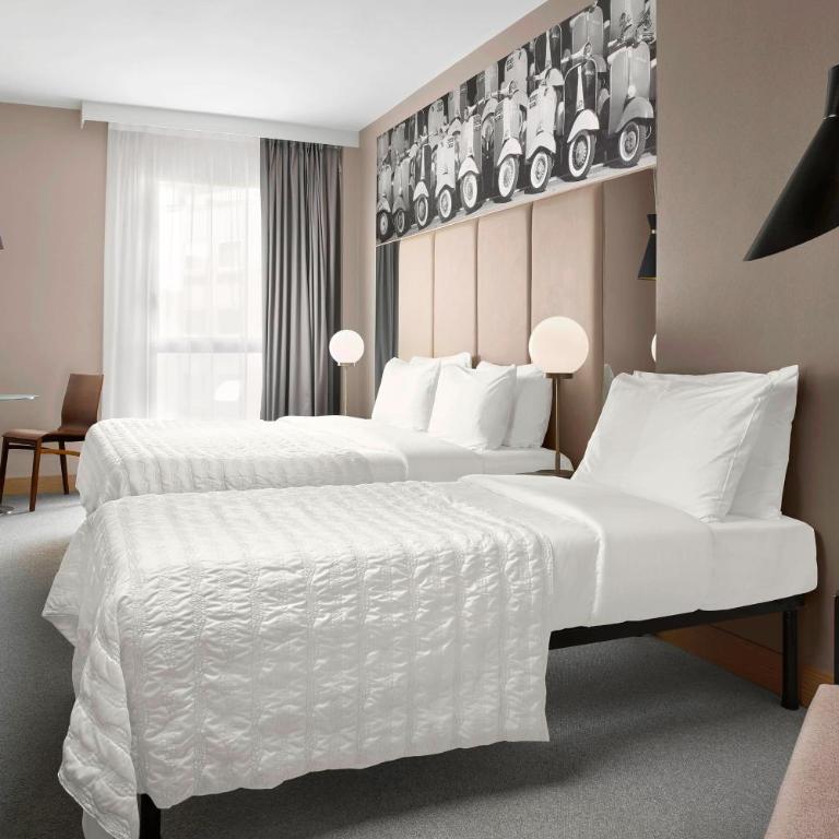 Le Meridien Visconti Rome - Executive Triple Room, 1 Bedroom Larger Suite, City view - 2