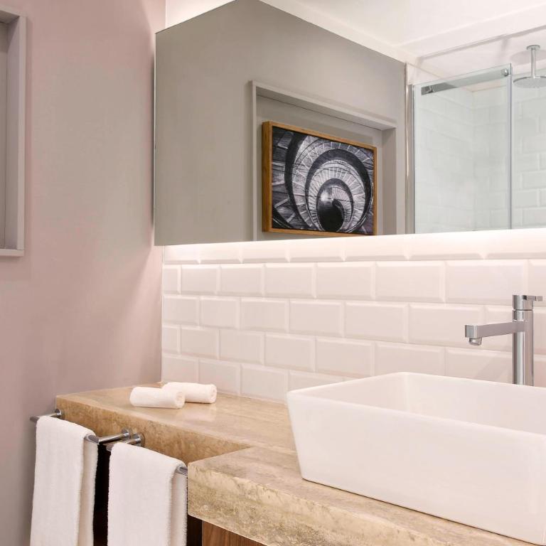 Le Meridien Visconti Rome - Deluxe Double Room, Larger Guest room, 1 King, Limited view - 2