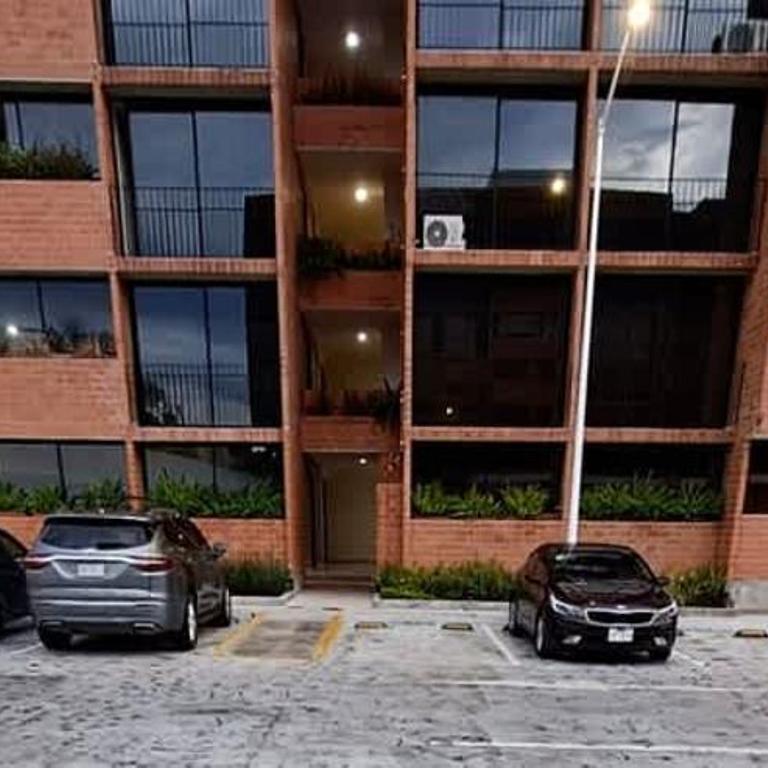 Apartment with AC Near Guadalajara Zoo - Three-Bedroom Apartment - 64