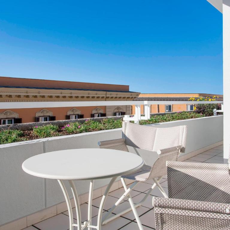 Le Meridien Visconti Rome - Terrace Suite, 1 Bedroom Larger Suite, 1 King, Sofa bed - 4