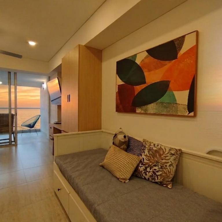Apartsuite in Cartagena Beach Resort - Superior Suite with Sea View - 10