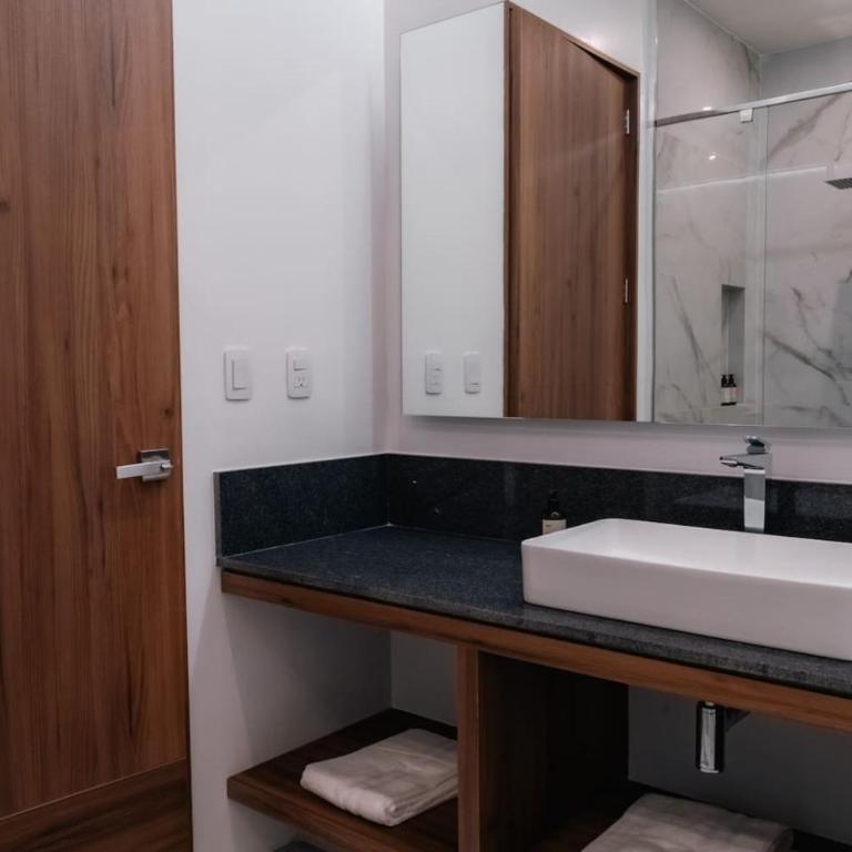 Condesa Residence - Roma Luxury Suite 207 - One-Bedroom Apartment - 18