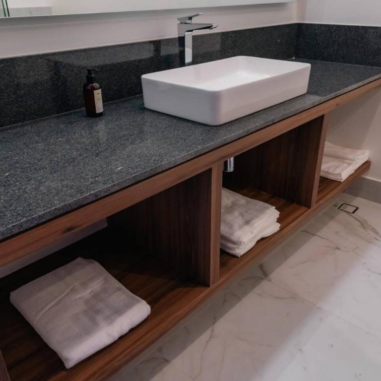 Condesa Residence - Roma Luxury Suite 207 - One-Bedroom Apartment - 21