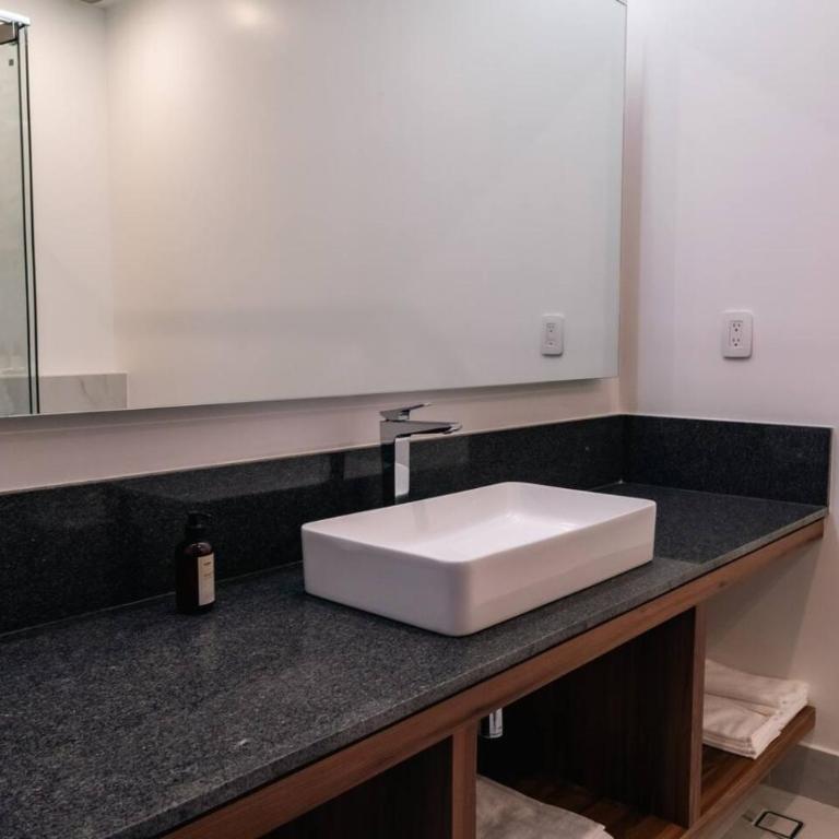 Condesa Residence - Roma Luxury Suite 207 - One-Bedroom Apartment - 22