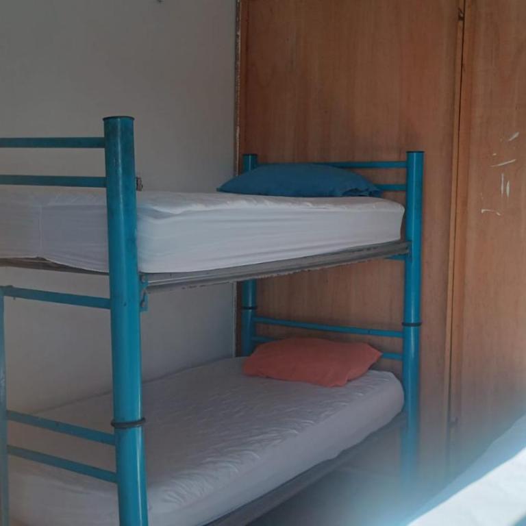 hostal la playa vallarta - Habitación compartida femenina de 4 camas - 1