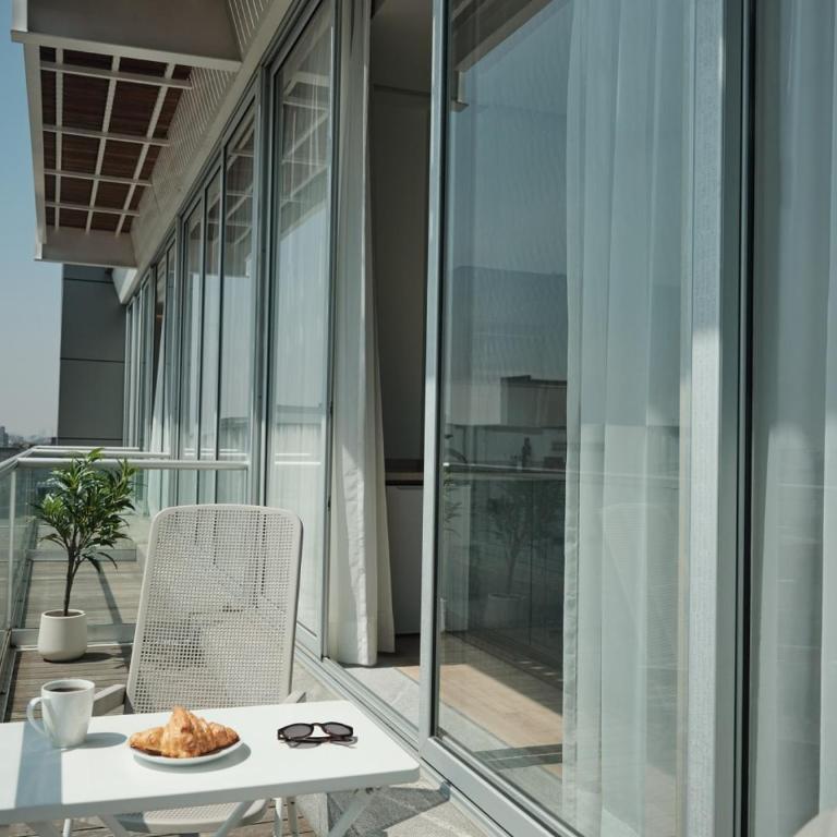 Condesa Residence - Roma Luxury Suite 305 - One-Bedroom Apartment - 3