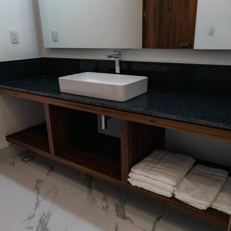 Condesa Residence - Roma Luxury Suite 305 - One-Bedroom Apartment - 20