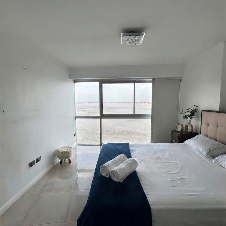 Dpto vista al río de 2 hab, piscina y gym en Riverfront II - Apartamento de 2 dormitorios - 10