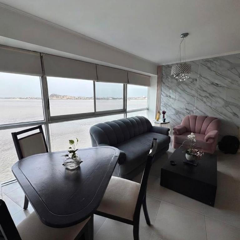 Dpto vista al río de 2 hab, piscina y gym en Riverfront II - Apartamento de 2 dormitorios - 12