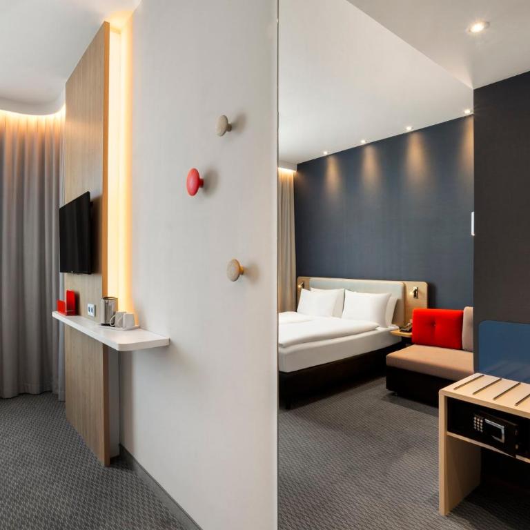 Holiday Inn Express Munich City West by IHG - Standard Zimmer mit Queensize-Bett und Schlafsofa - 5