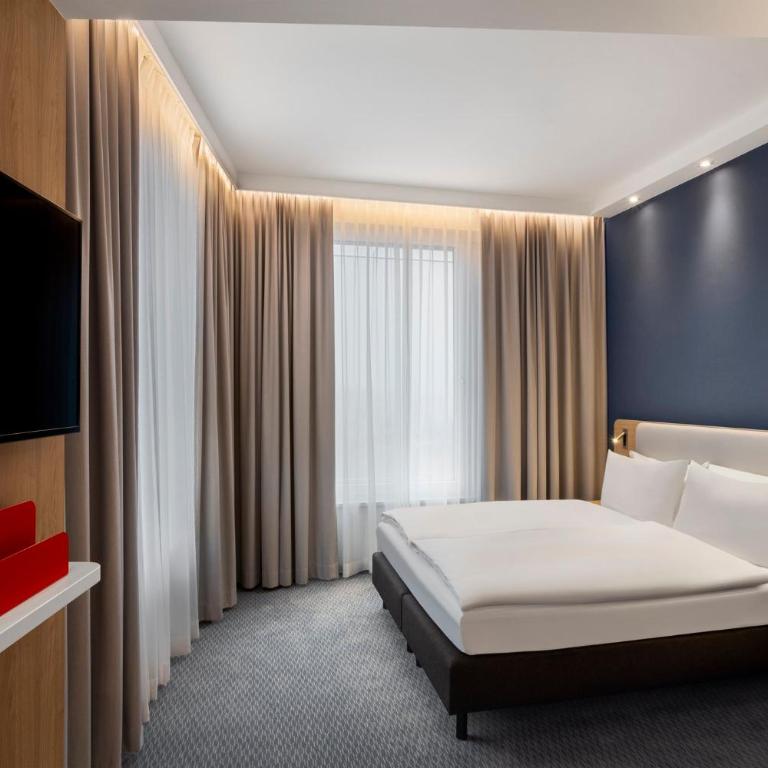 Holiday Inn Express Munich City West by IHG - Standard Zimmer mit Queensize-Bett - 9