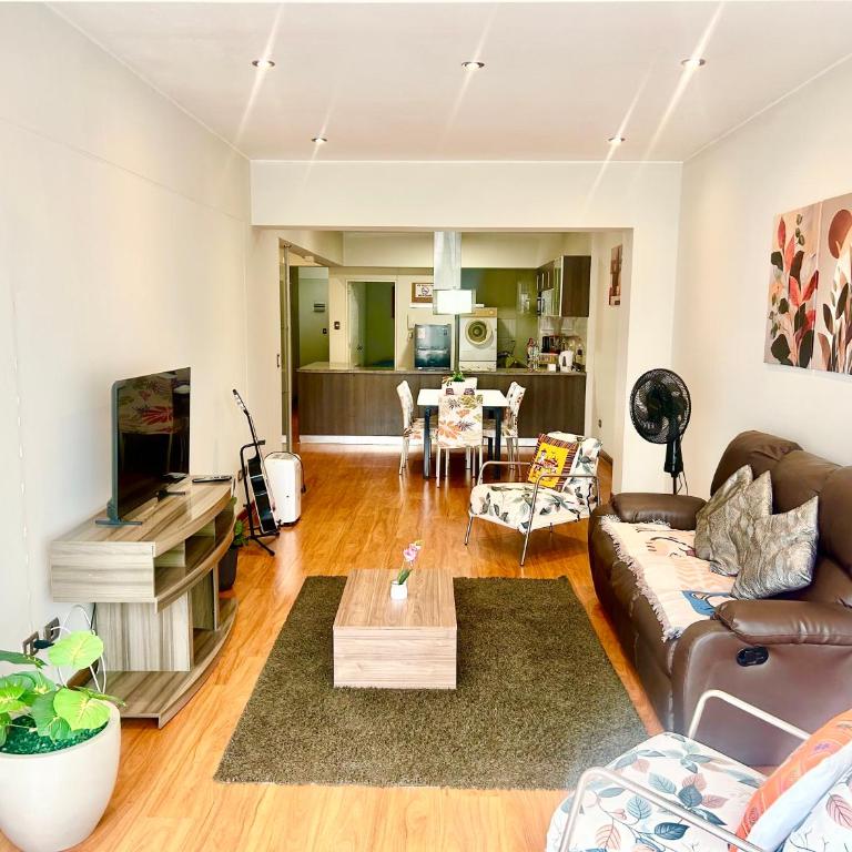 Spacious Apartment in Miraflores - Apartment with Balcony - 25
