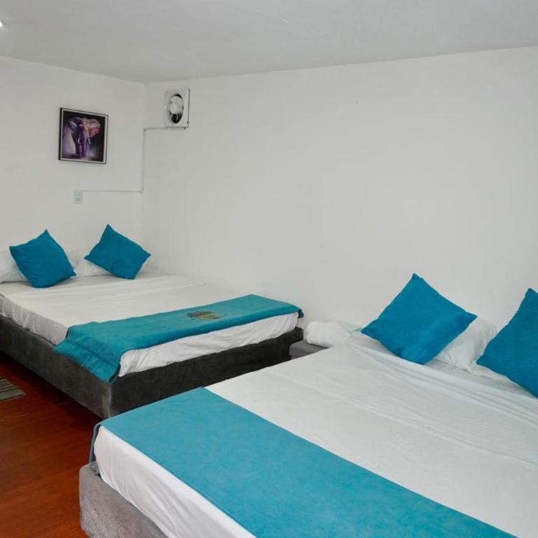 PARADIsE Mar - Deluxe Family Room - 4