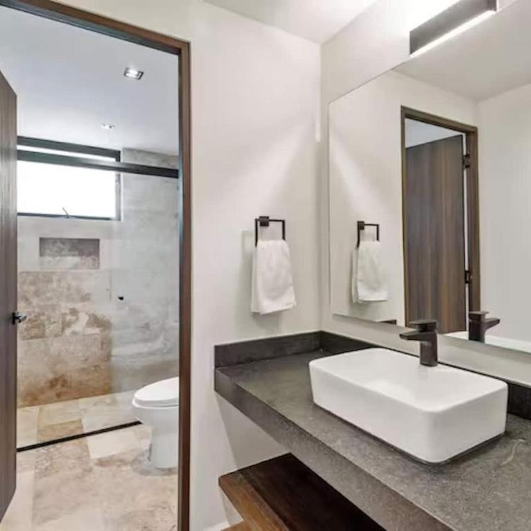 Chic Jungle 2BR - Balcony Priv Pool Steam & Gym - Apartamento - 9