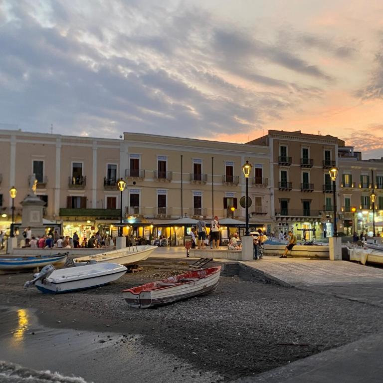 Via Roma 55 - Appartamento con 2 Camere da Letto - 48