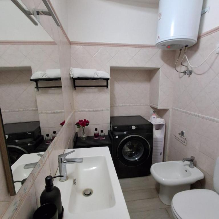 Leolù Home - Two-Bedroom Apartment - 36