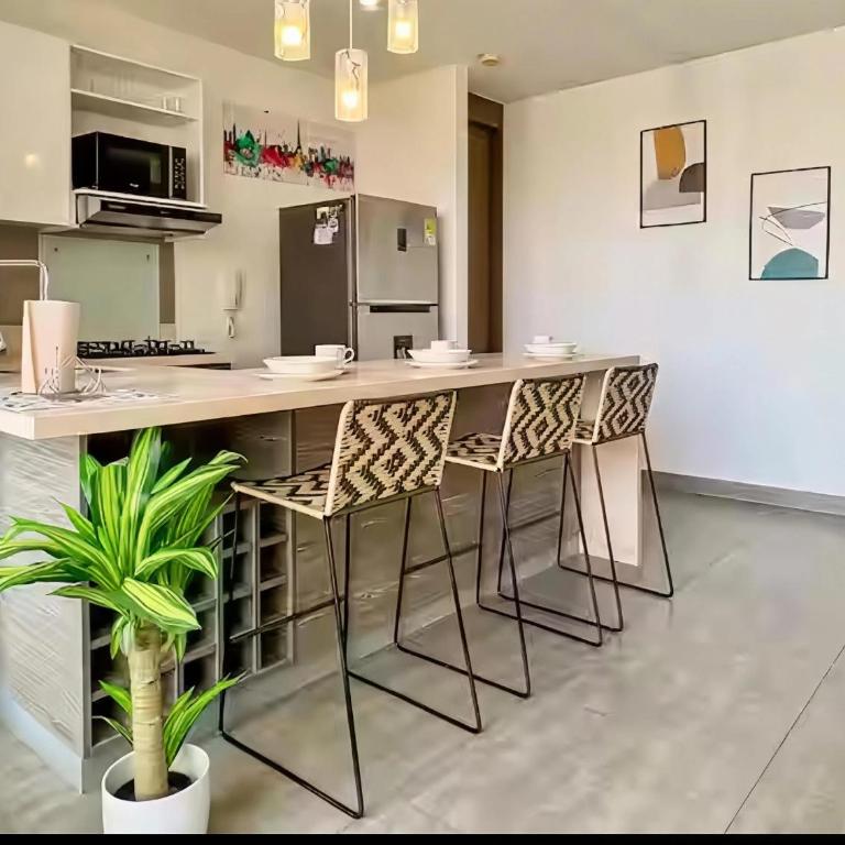 Apartamento amoblado frente al mar El Laguito - Two-Bedroom Apartment - 18