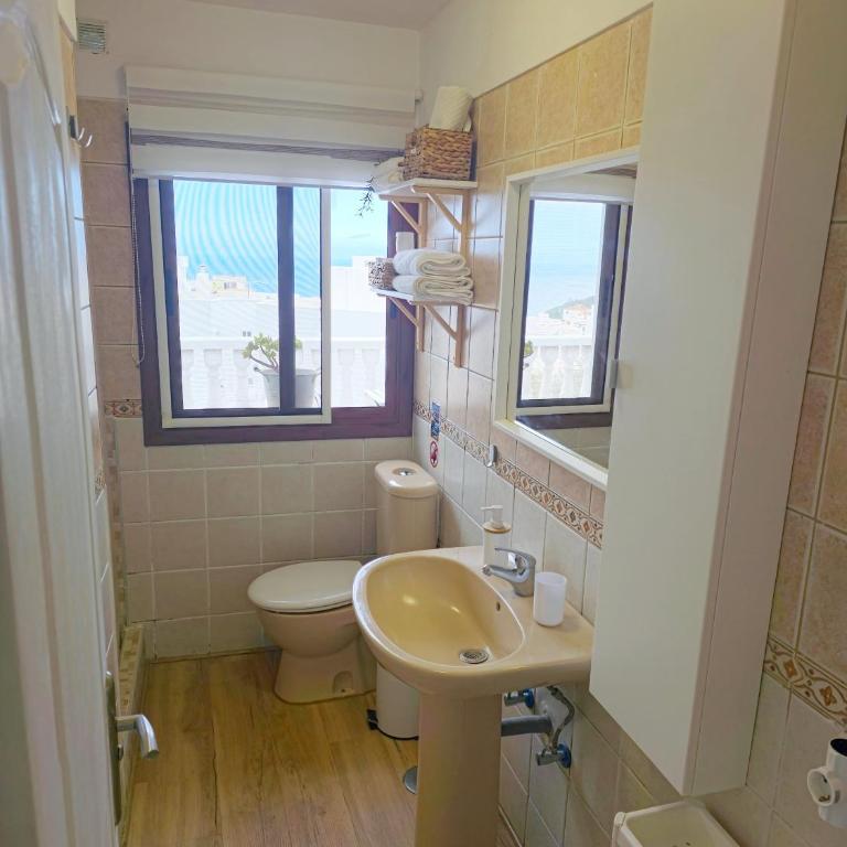 Terraza, céntrico pueblo + aparcamiento cerca - Two-Bedroom Apartment - 9