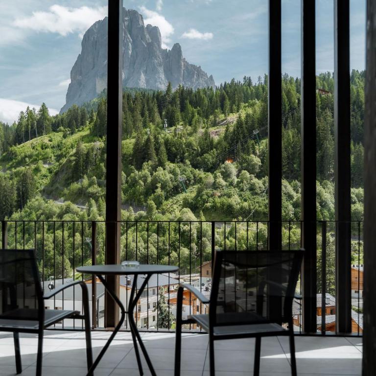 Hotel Carmen Dolomites - Suite Junior con Vista Montagna - 1