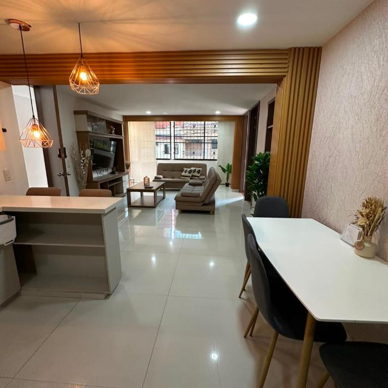 Acogedor apto en el corazón de laureles - Two-Bedroom Apartment - 5