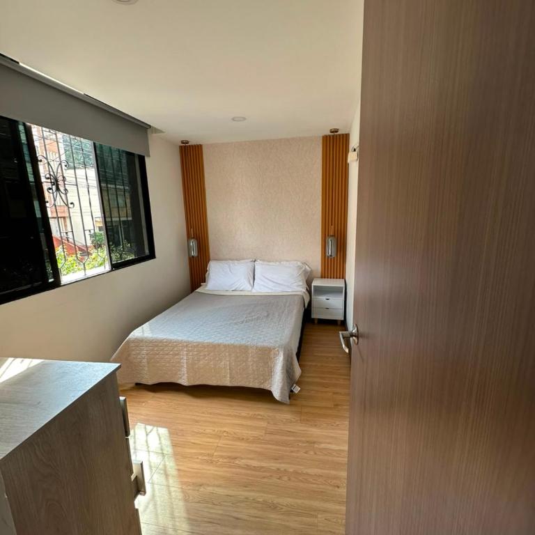 Acogedor apto en el corazón de laureles - Two-Bedroom Apartment - 7