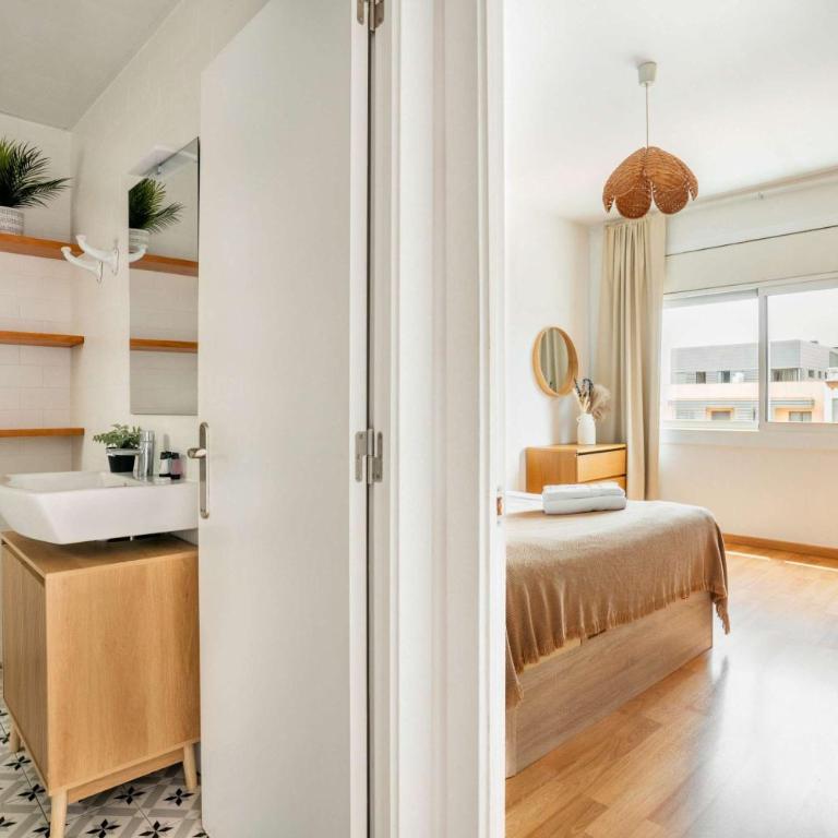 The Collection Barcelona - Bright 4BD with terrace near Arc de Triomf - Apartment - 10
