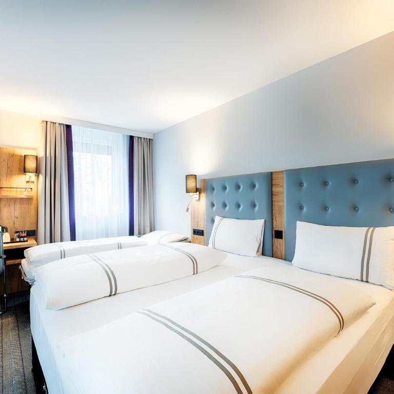 Premier Inn Lindau - Standard Dreibettzimmer - 7