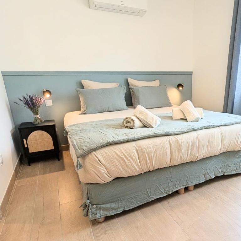 Lodge Luberon - Jacuzzi privatif illimité - À 15 min à pied centre de L'Isle-sur-la-Sorgue - 2 vélos à disposition - Clim, Parking privé, WiFi, linge et ménage inclus - Maison 1 Chambre - 9