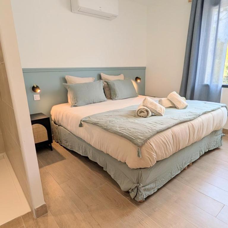 Lodge Luberon - Jacuzzi privatif illimité - À 15 min à pied centre de L'Isle-sur-la-Sorgue - 2 vélos à disposition - Clim, Parking privé, WiFi, linge et ménage inclus - Maison 1 Chambre - 17