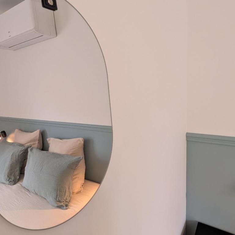 Lodge Luberon - Jacuzzi privatif illimité - À 15 min à pied centre de L'Isle-sur-la-Sorgue - 2 vélos à disposition - Clim, Parking privé, WiFi, linge et ménage inclus - Maison 1 Chambre - 34