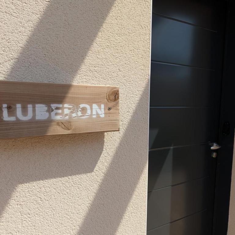Lodge Luberon - Jacuzzi privatif illimité - À 15 min à pied centre de L'Isle-sur-la-Sorgue - 2 vélos à disposition - Clim, Parking privé, WiFi, linge et ménage inclus - Maison 1 Chambre - 39