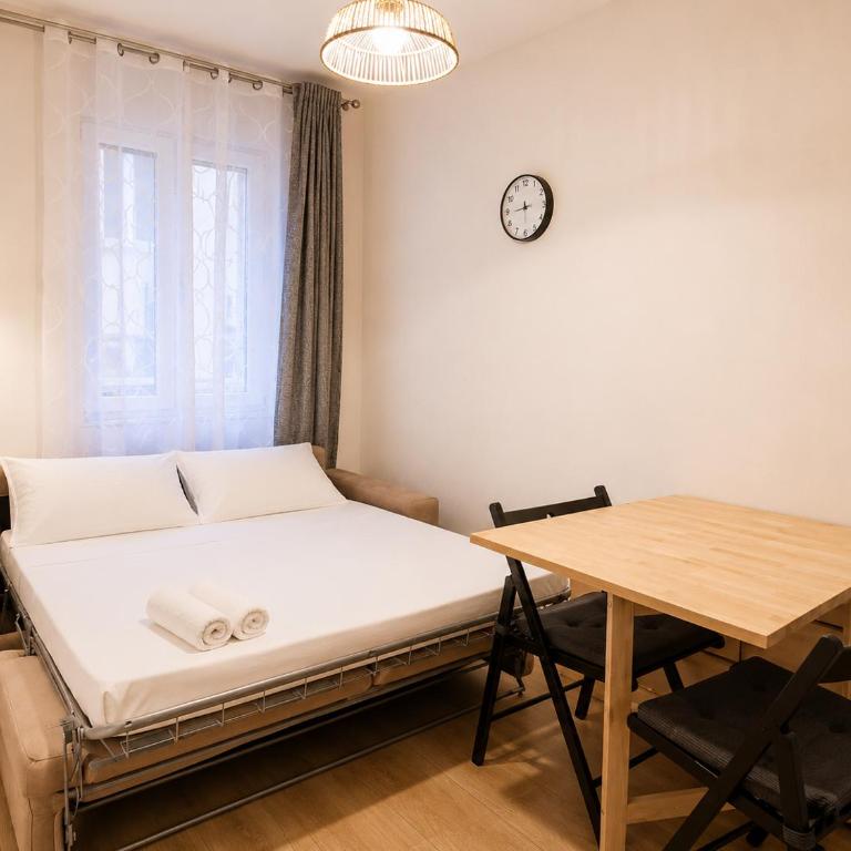 Xenia - 3 room apt at Via Enrico Cravero 4 - Appartamento con 2 Camere da Letto - 2
