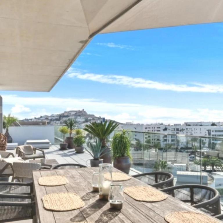 Azure 3BR Penthouse Walk to Talamanca Beach Ibiza - Apartamento Ático - 7