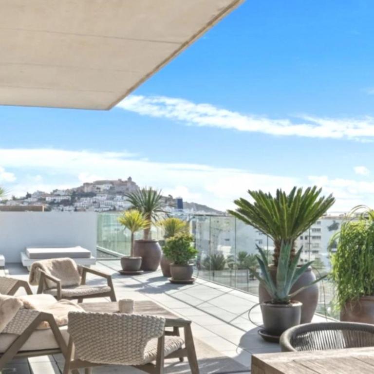 Azure 3BR Penthouse Walk to Talamanca Beach Ibiza - Apartamento Ático - 8