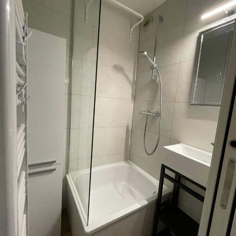 Crest Voland appart cosy 29m2,4-5 pers, 350 m des pistes , 8km des Saisies,parking, casier à skis - Apartment mit 2 Schlafzimmern - 7