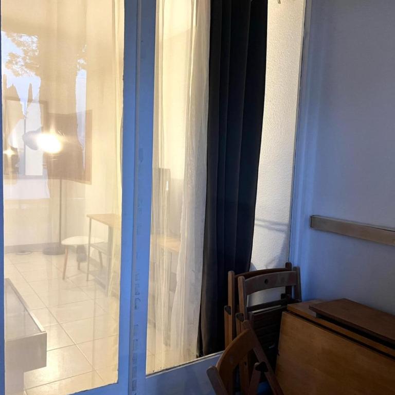 Studio with balcony and private parking - Studio - 13