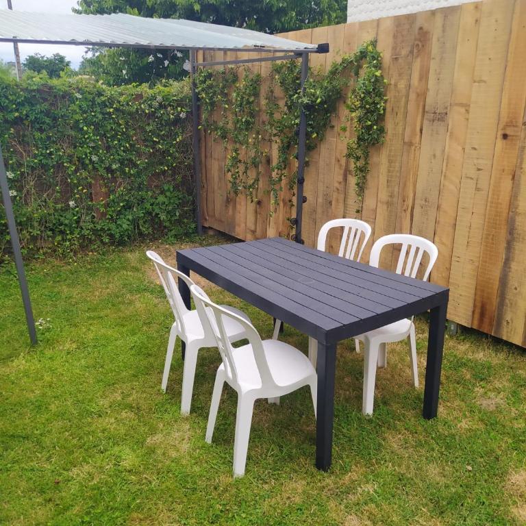 Appartement dans maison de caractère en pierre avec WIFI - Appartamento con 2 Camere da Letto e Vista Giardino - 1