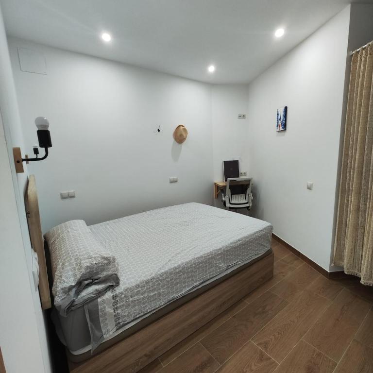 TORRE - Renovated Sea-View Studio with Pool, Garden and Lift - 450 m to La Colina Station - Monolocale - 4