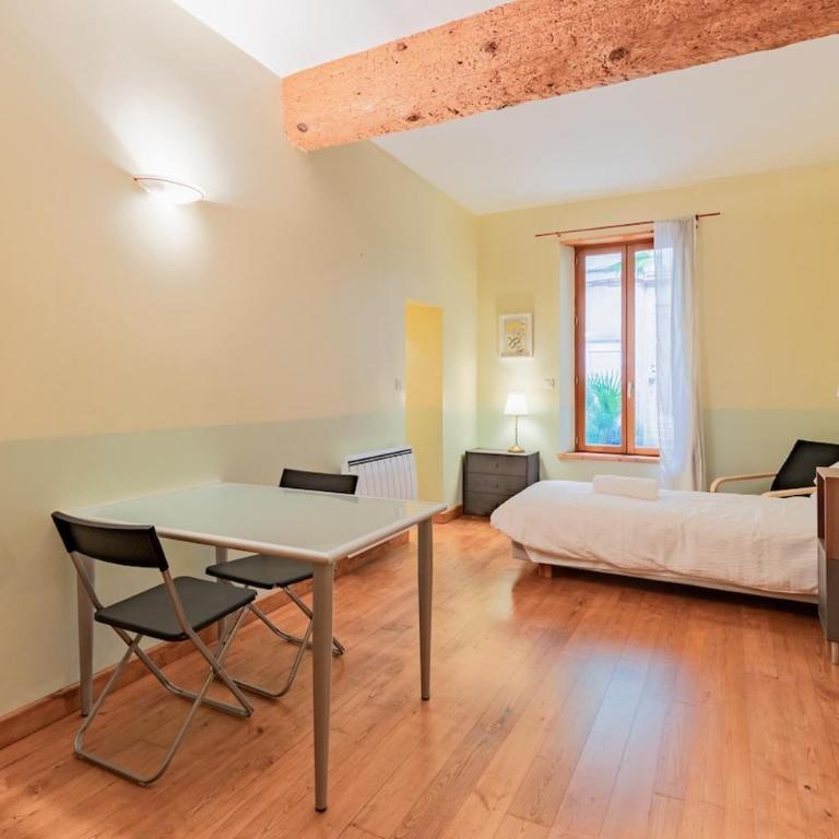 143m2 Hyper Centre Toulouse 9 Personnes, 3 Chambres 2 Salles de bains - Appartement - 21