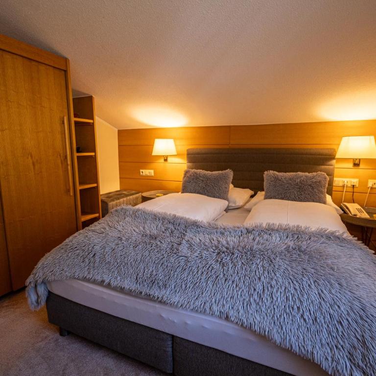 Pension Hartenfels - Einzelzimmer mit Badewanne - 9
