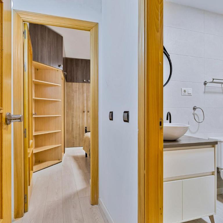 Two bedroom apartment with patio in Malaga City Center - Appartement 2 Chambres - 6