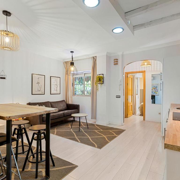 Two bedroom apartment with patio in Malaga City Center - Appartement 2 Chambres - 5