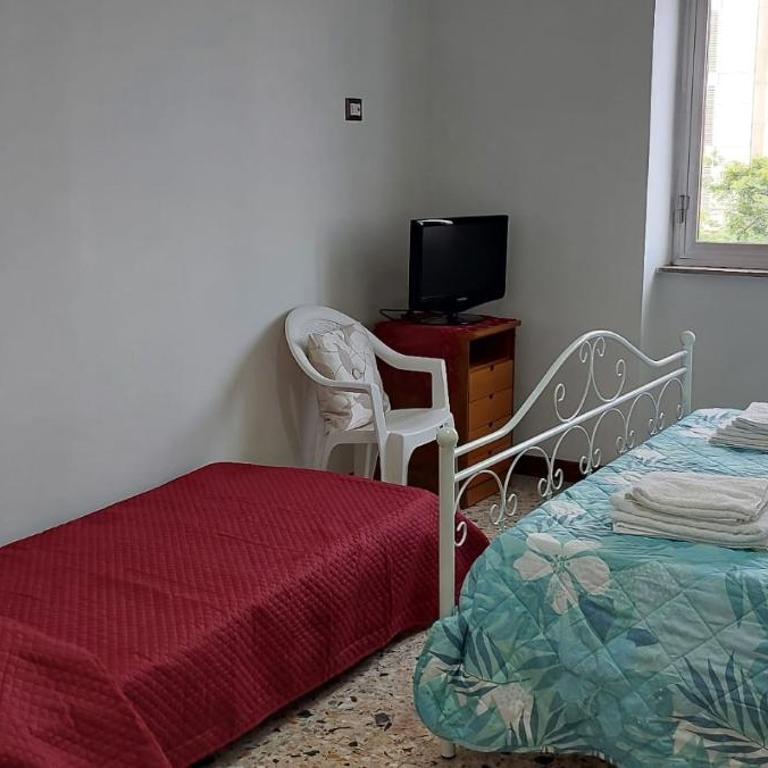 Naples Central Station Rooms - Camera Matrimoniale - 4